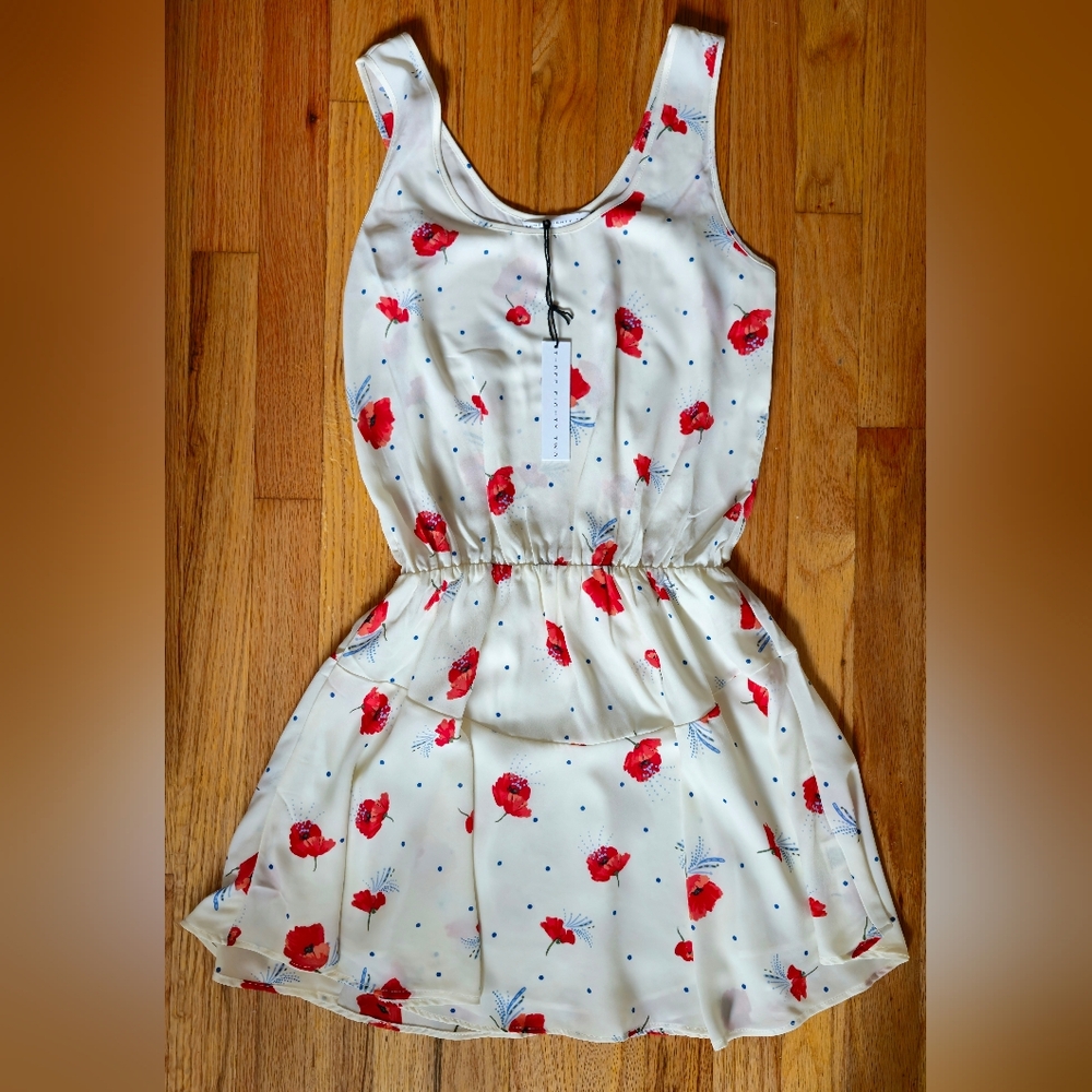 Three Eighty Two White Poppy Floral Women's dress Size X-Small